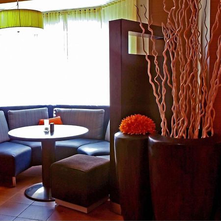 Courtyard Detroit Brighton Hotel Екстериор снимка