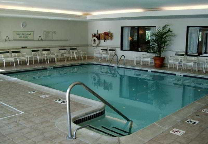 Courtyard Detroit Brighton Hotel Екстериор снимка
